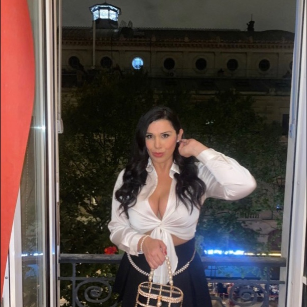 Meet your Posher, Nadia